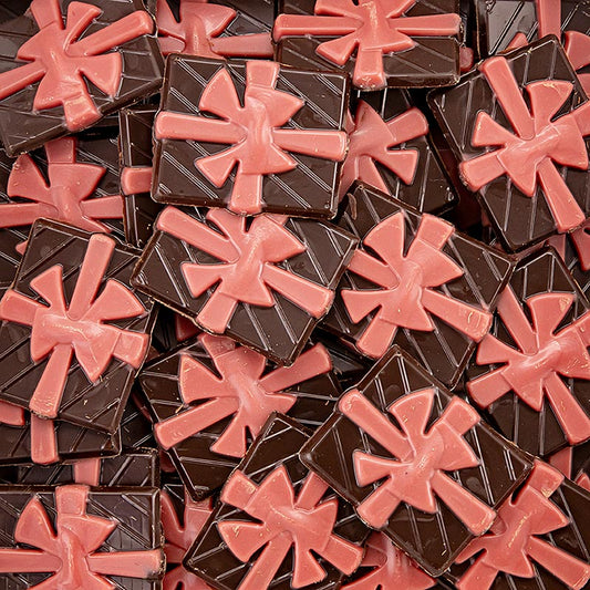 Present med rosett av röd choklad, 250 st, 620 g, Dobla (78238), 620 g, 250 st