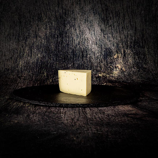 Pecorino al Tartufo, hårdost av fårmjölk med tryffel, bit, ekologisk, ca 250 g